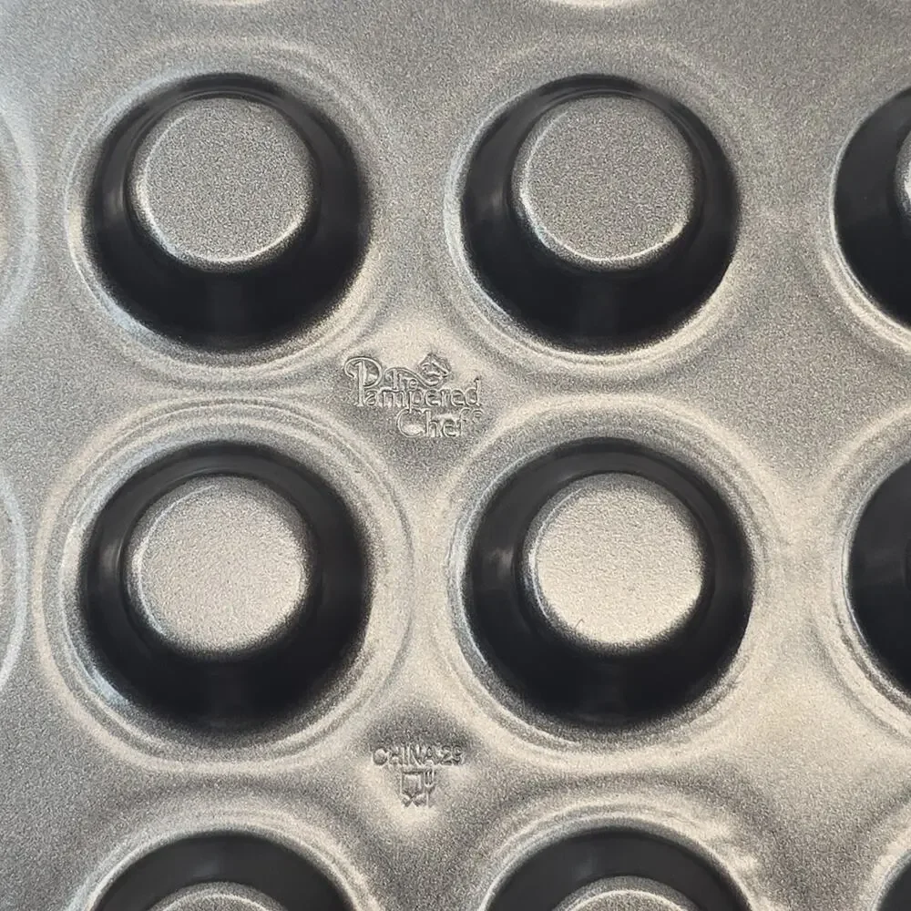 Pampered Chef Mini Muffin Cupcake Tart Pan 24 Hole #1606 Non Stick